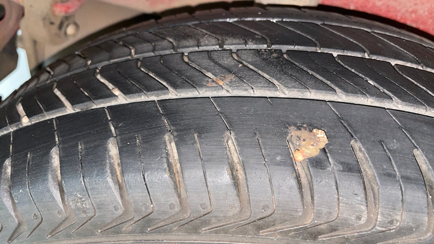 Used 2016 Maruti Suzuki Celerio VXI (O) AMT Petrol Automatic tyres RIGHT REAR TYRE TREAD VIEW