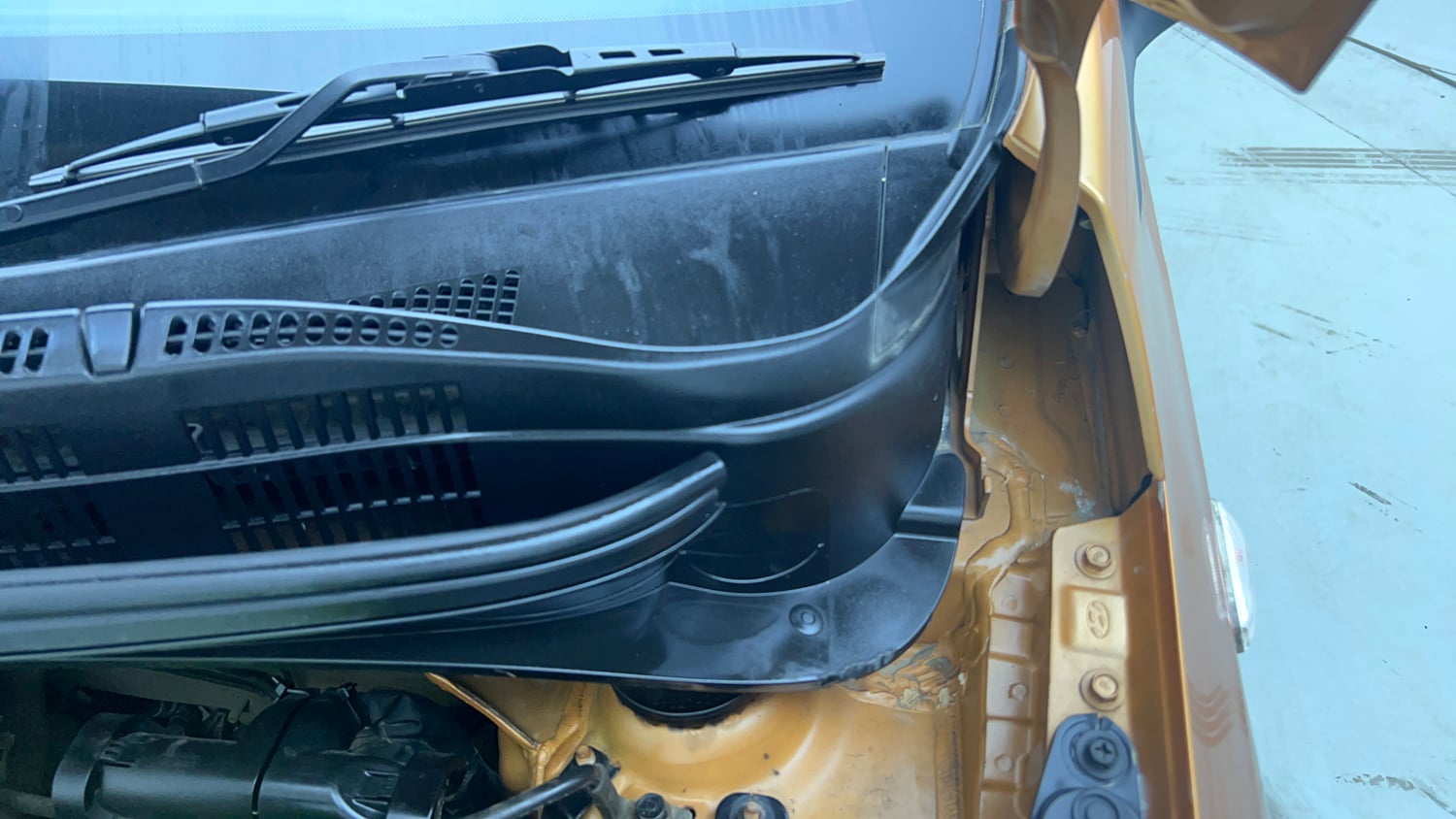 Used 2016 Hyundai Grand i10 Magna AT 1.2 Kappa VTVT Petrol Automatic engine ENGINE LEFT SIDE HINGE & APRON VIEW