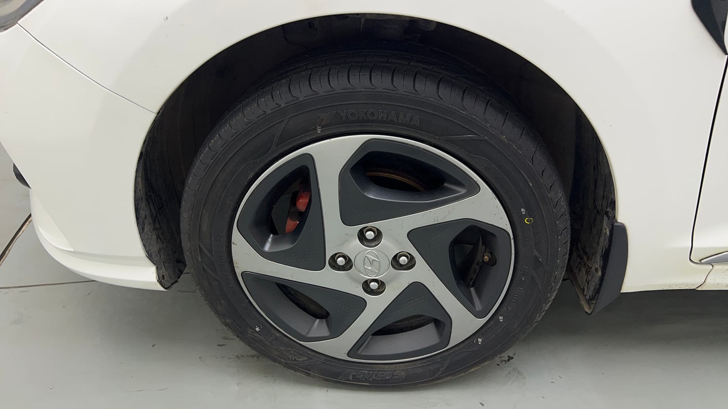 Used 2022 Hyundai Verna S Plus 1.5 VTVT Petrol Manual tyres LEFT FRONT TYRE RIM VIEW