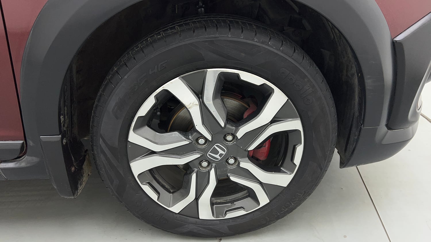 Used 2018 Honda WR-V VX MT Petrol Petrol Manual tyres RIGHT FRONT TYRE RIM VIEW