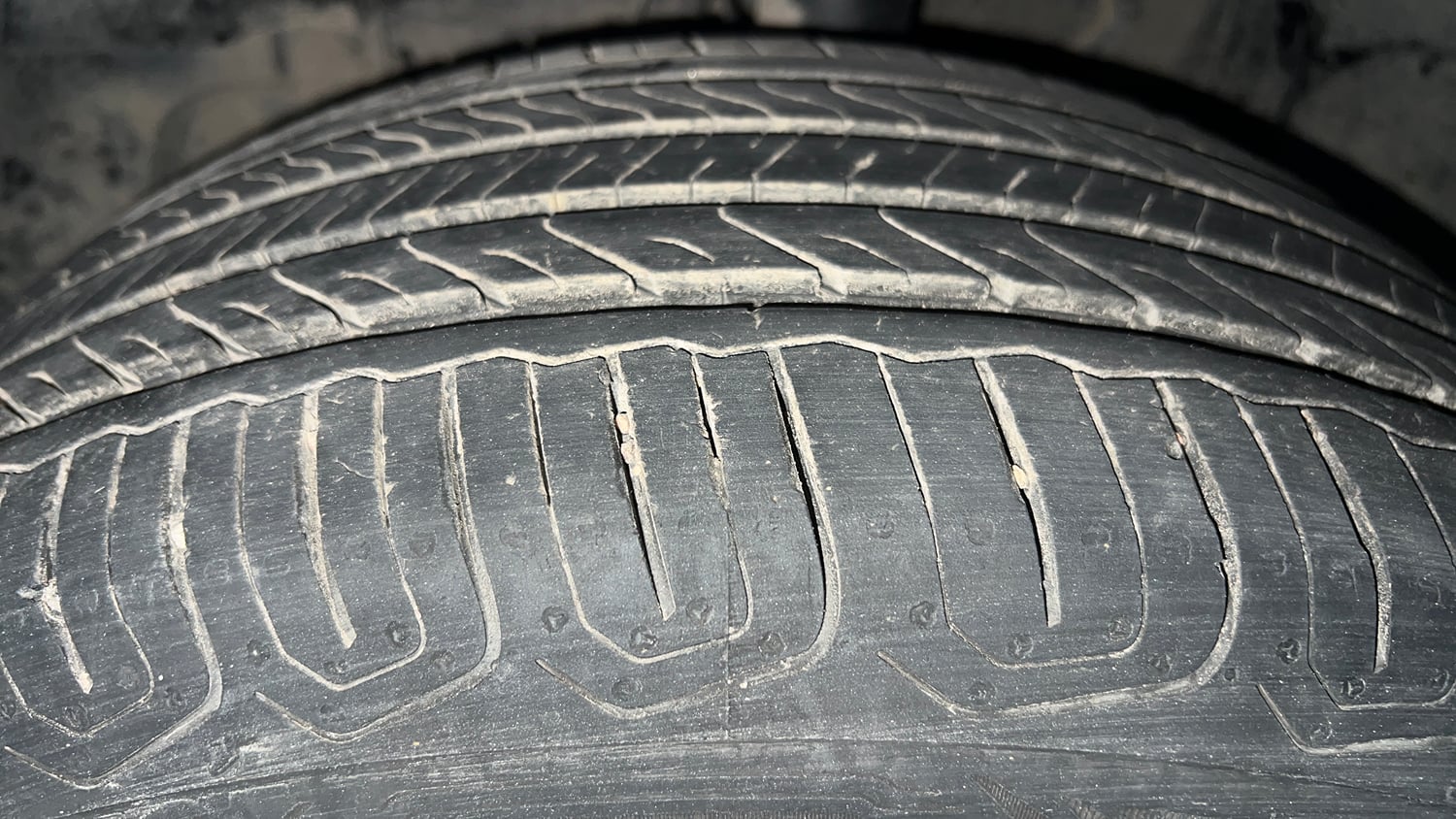 Used 2024 Tata Nexon Creative 1.2 Revotron Petrol 6MT Petrol Manual tyres LEFT FRONT TYRE TREAD VIEW