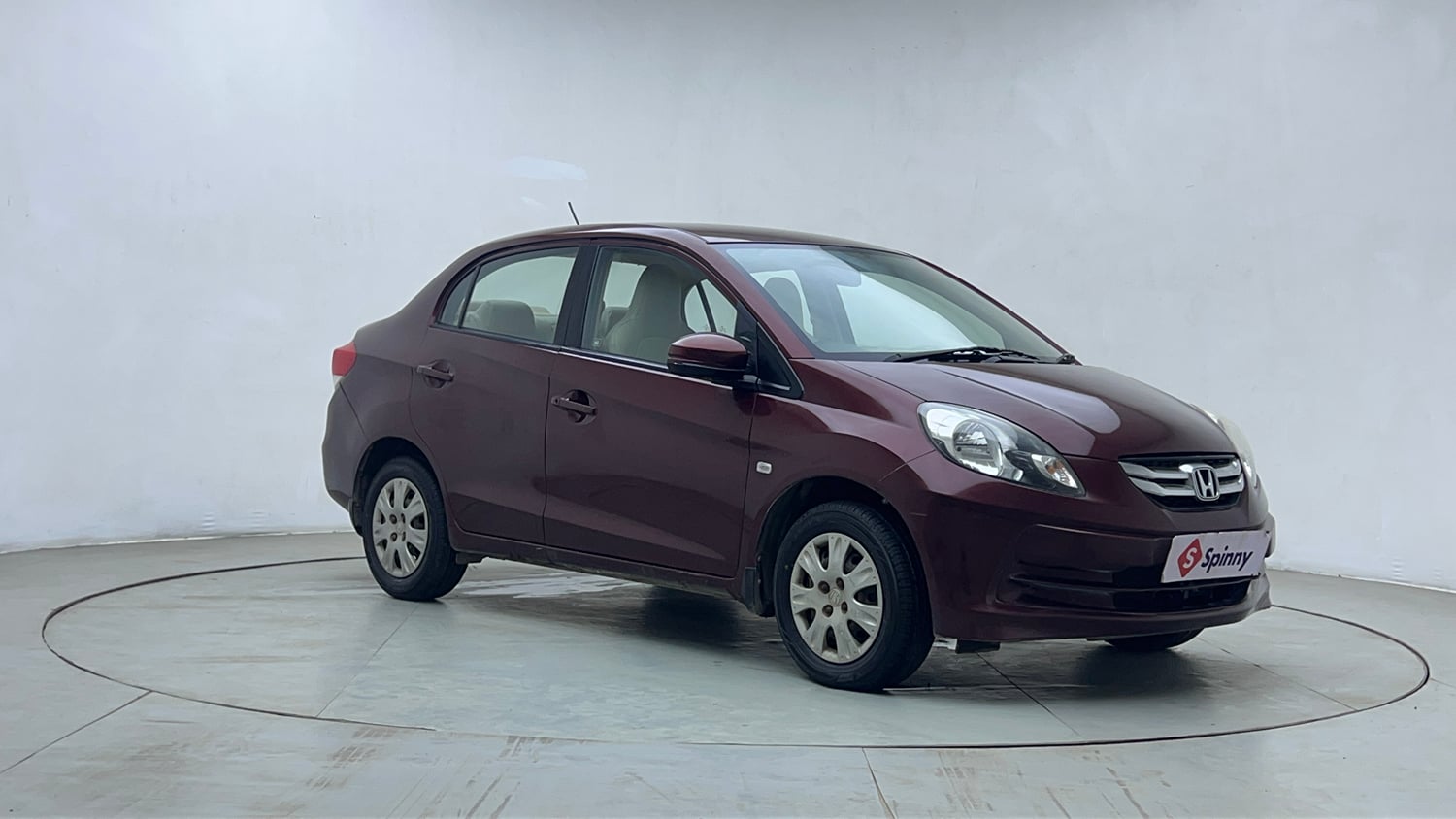 Used 2015 Honda Amaze 1.2 S i-VTEC Petrol Manual exterior RIGHT FRONT CORNER VIEW
