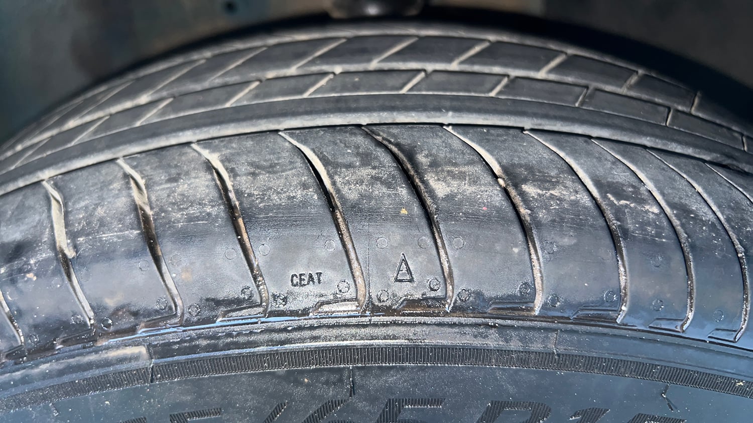 Used 2019 Maruti Suzuki Ignis Zeta 1.2 AMT Petrol Automatic tyres RIGHT FRONT TYRE TREAD VIEW