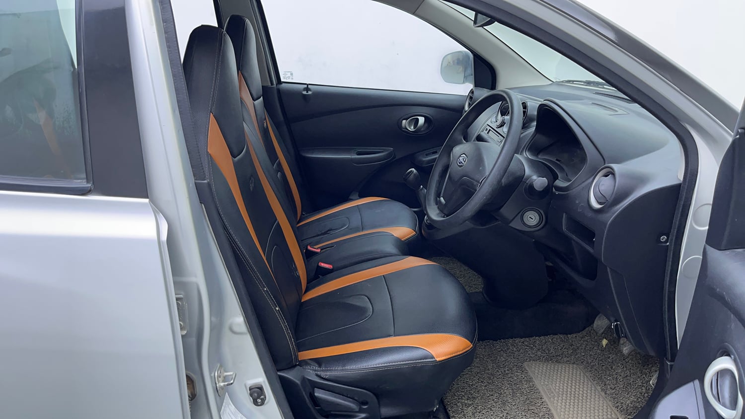 Used 2018 Datsun Go Plus T Petrol Manual interior RIGHT SIDE FRONT DOOR CABIN VIEW