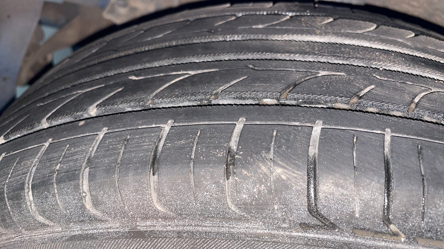 Used 2017 Hyundai Grand i10 Asta 1.2 Kappa VTVT Petrol Manual tyres RIGHT REAR TYRE TREAD VIEW