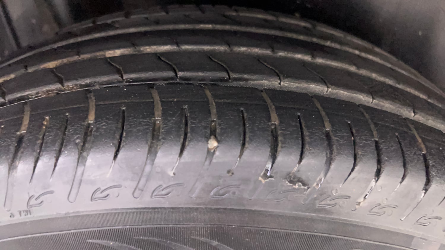 Used 2023 Maruti Suzuki Brezza Vxi AT Petrol Automatic tyres RIGHT REAR TYRE TREAD VIEW