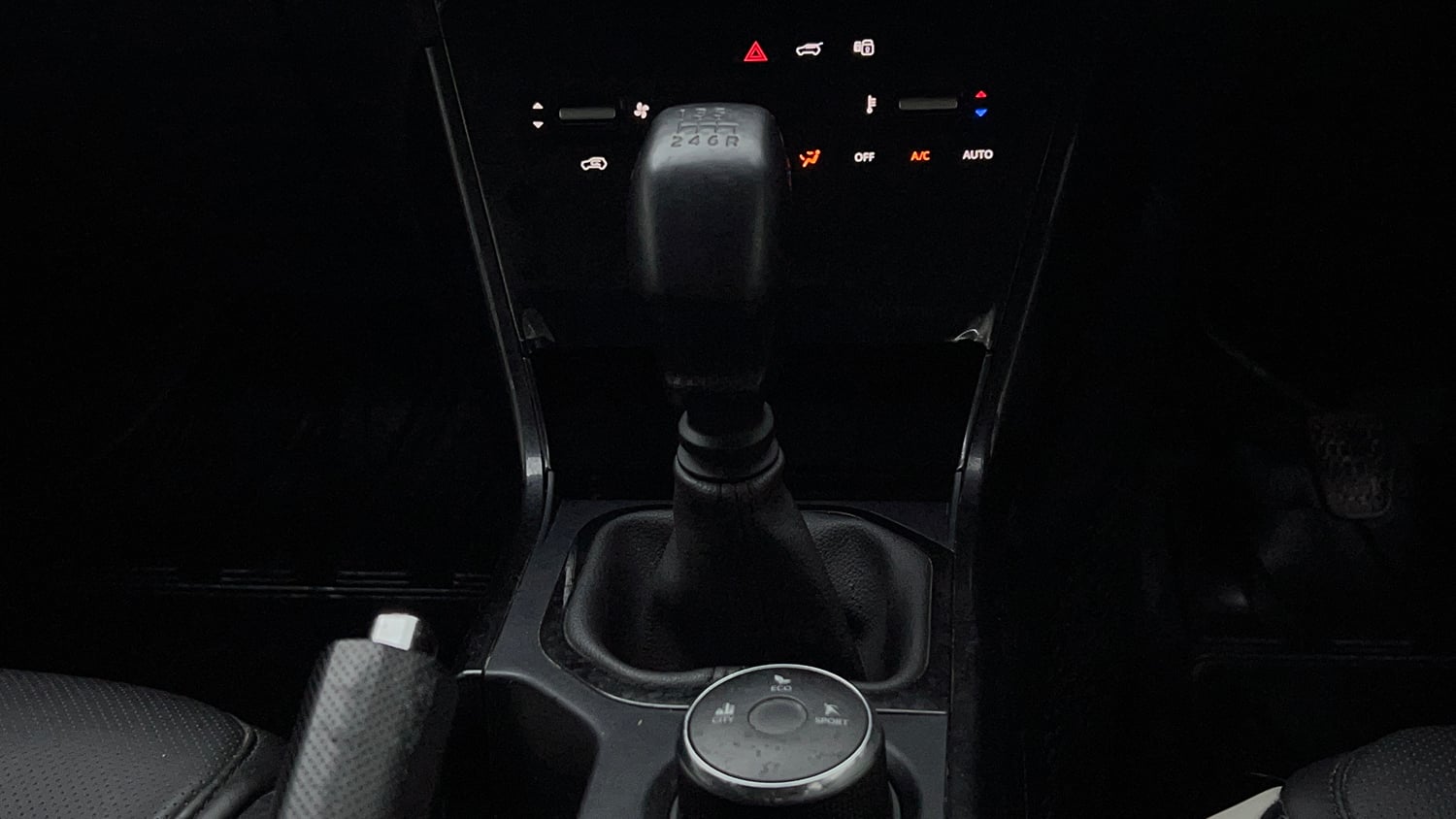 Used 2024 Tata Nexon Creative 1.2 Revotron Petrol 6MT Petrol Manual interior GEAR  KNOB VIEW