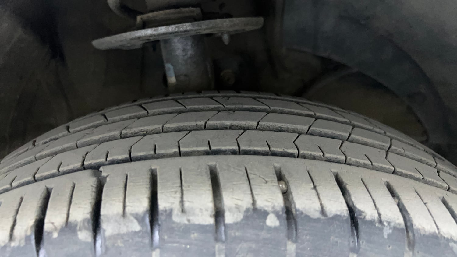 Used 2021 Maruti Suzuki Baleno Zeta Petrol Manual tyres RIGHT FRONT TYRE TREAD VIEW