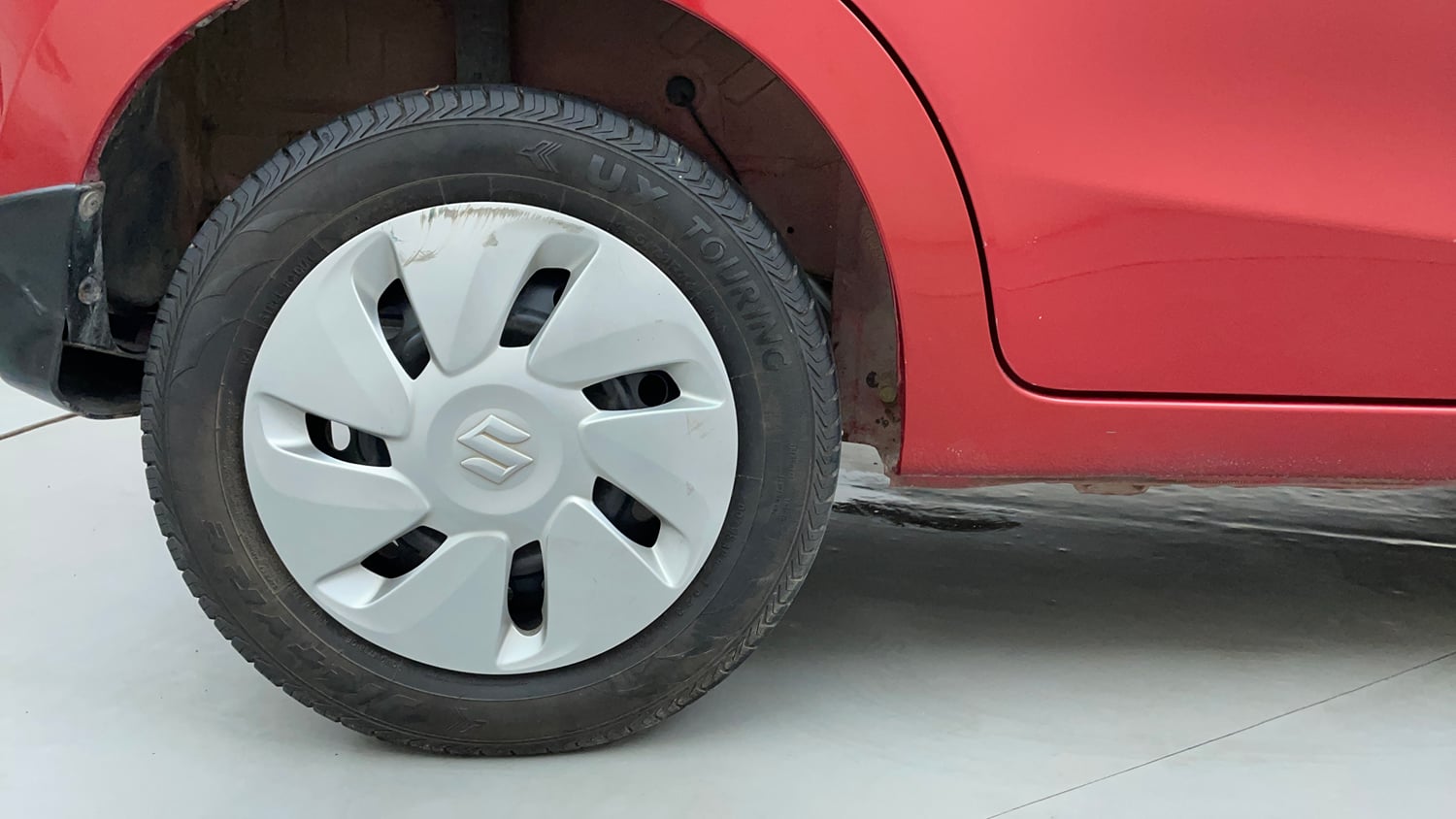 Used 2016 Maruti Suzuki Celerio VXI (O) AMT Petrol Automatic tyres RIGHT REAR TYRE RIM VIEW