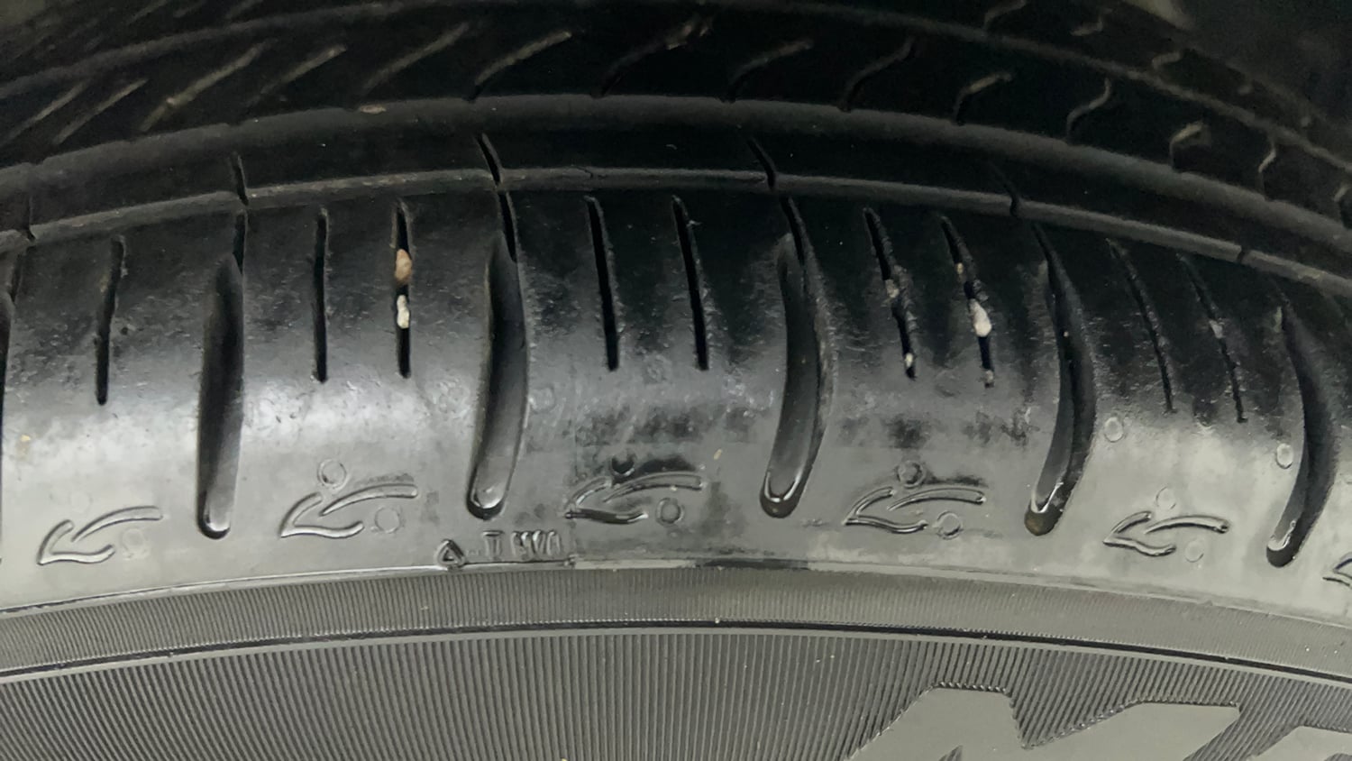 Used 2026 Hyundai Grand i10 Nios Sportz 1.2 Hy-CNG Duo Cng Manual tyres RIGHT FRONT TYRE TREAD VIEW
