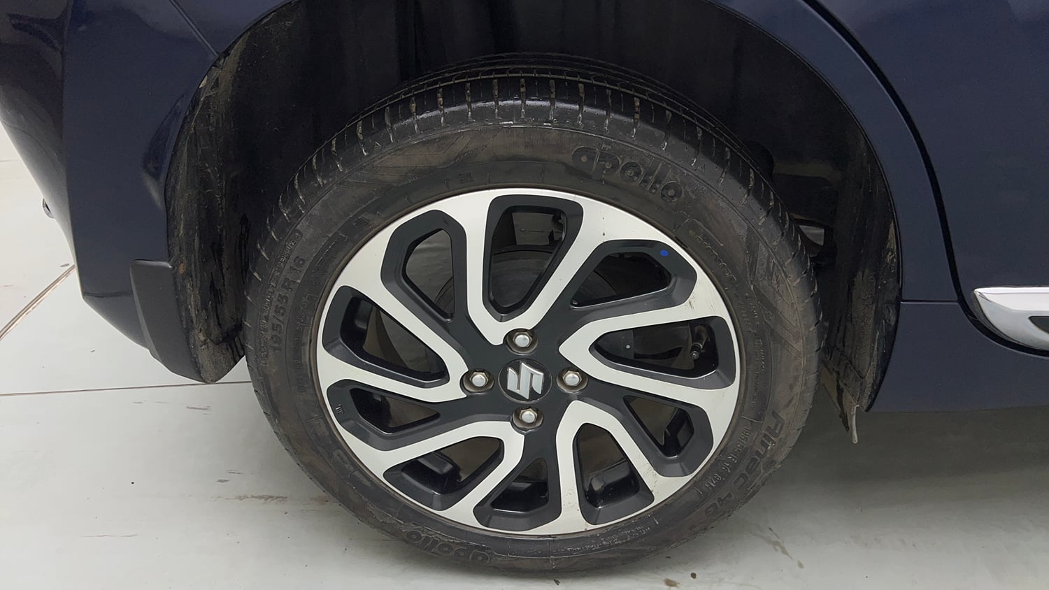 Used 2024 Maruti Suzuki Baleno Alpha AGS Petrol Automatic tyres RIGHT REAR TYRE RIM VIEW