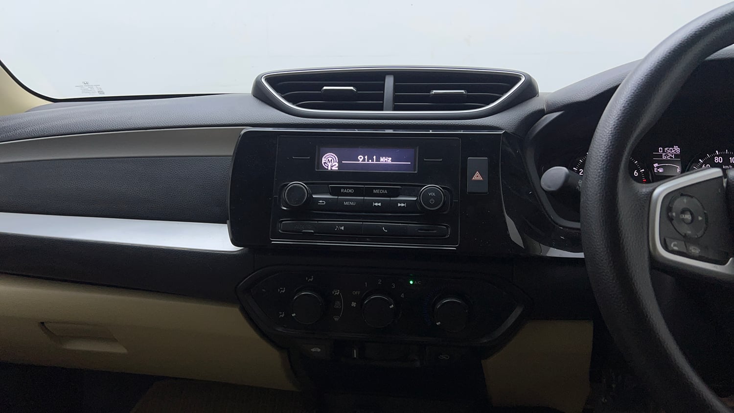 Used 2021 Honda Amaze S MT 1.2 Petrol Petrol Manual top_features Integrated (in-dash) music system