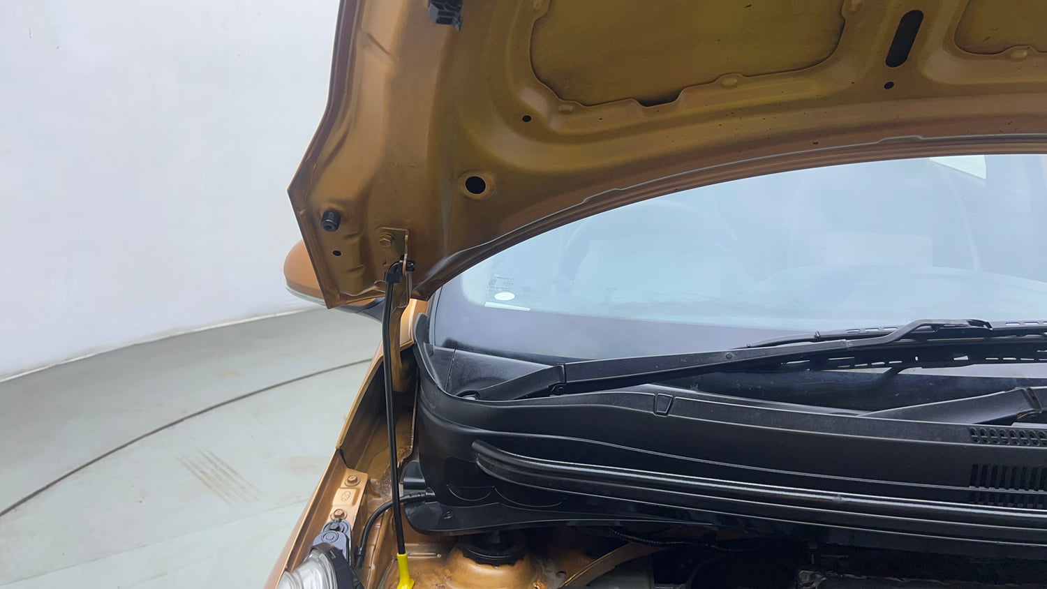 Used 2014 Hyundai Grand i10 Asta 1.2 Kappa VTVT Petrol Manual engine ENGINE RIGHT SIDE HINGE & APRON VIEW