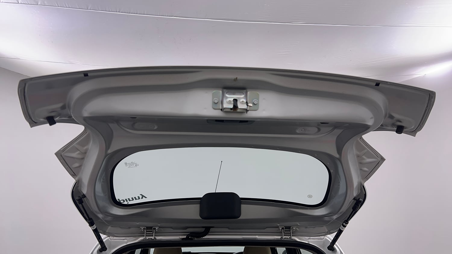 Used 2018 Renault Kwid 1.0 RXT Petrol Manual interior DICKY DOOR OPEN VIEW