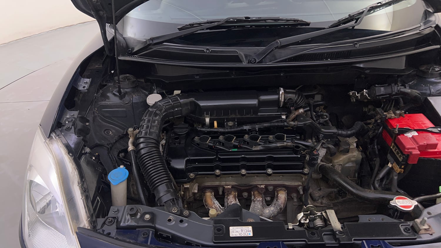 Used 2018 Maruti Suzuki Swift ZXi AMT Petrol Automatic engine ENGINE RIGHT SIDE HINGE & APRON VIEW