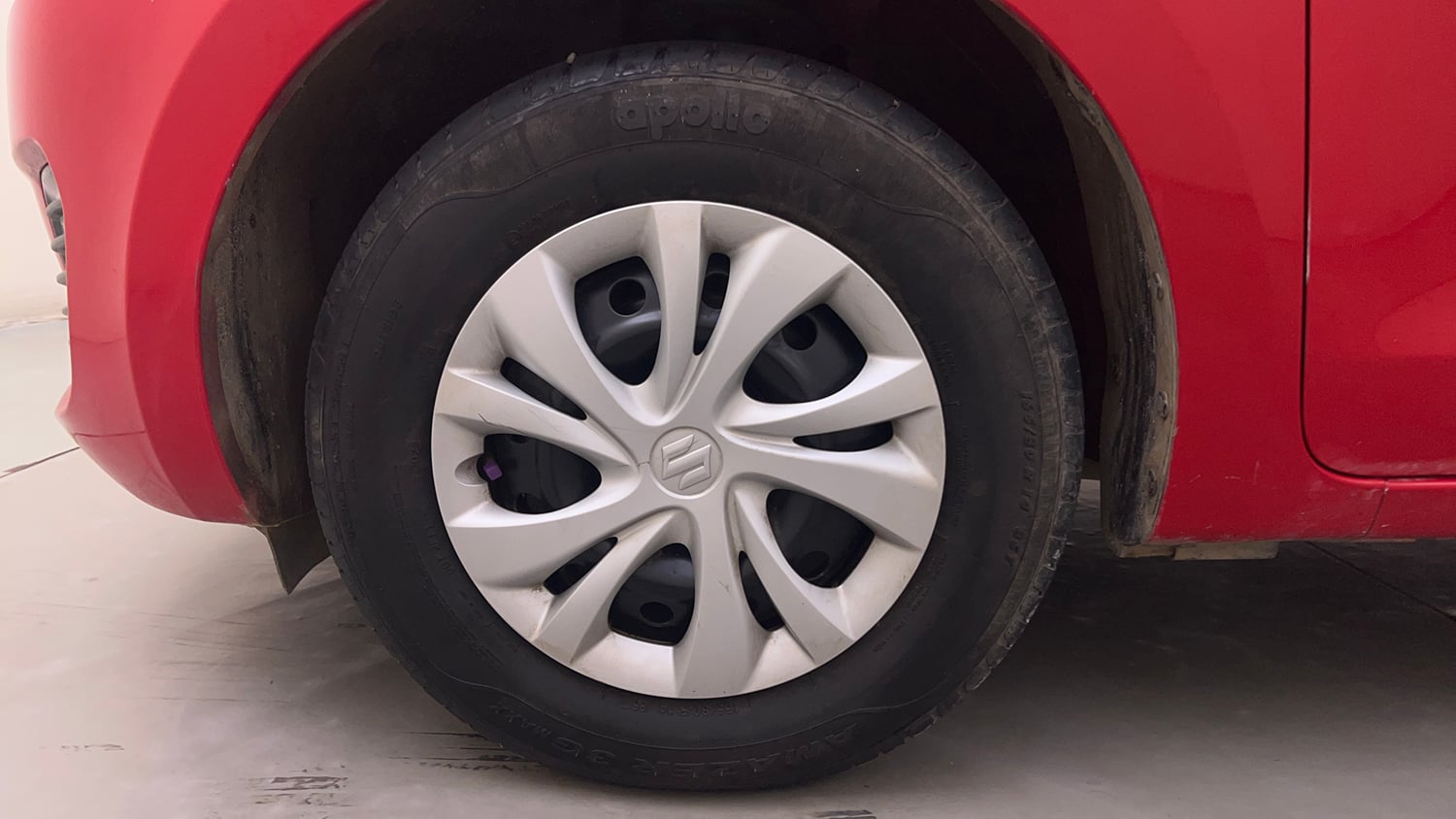 Used 2023 Maruti Suzuki Swift VXi AMT Petrol Automatic tyres LEFT FRONT TYRE RIM VIEW