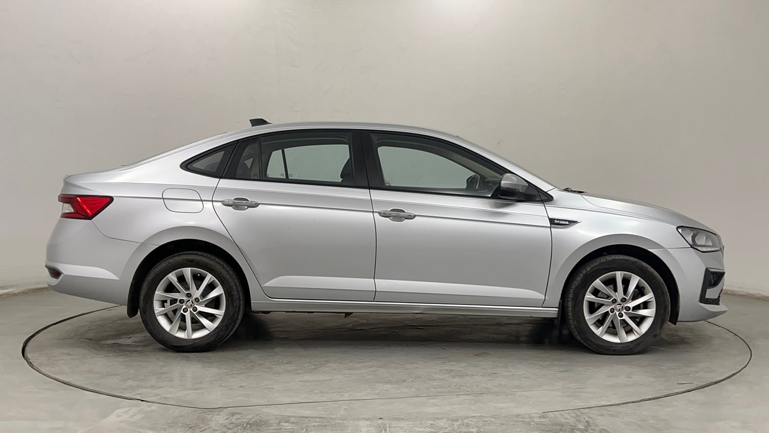 Used 2022 Skoda Slavia Ambition 1.0L TSI AT Petrol Automatic exterior RIGHT SIDE VIEW
