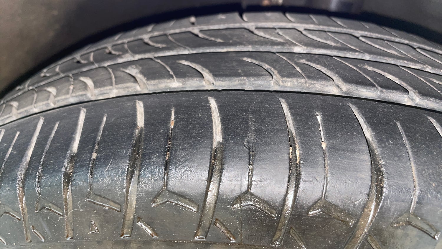Used 2016 Maruti Suzuki Celerio ZXi AMT Petrol Automatic tyres RIGHT FRONT TYRE TREAD VIEW