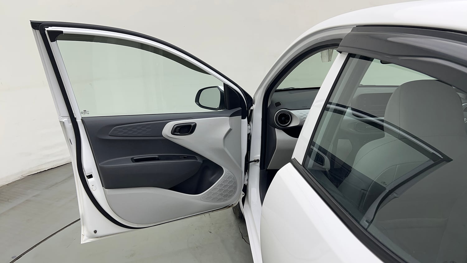 Used 2025 Hyundai Grand i10 Nios Magna 1.2 Kappa Petrol Manual interior LEFT FRONT DOOR OPEN VIEW