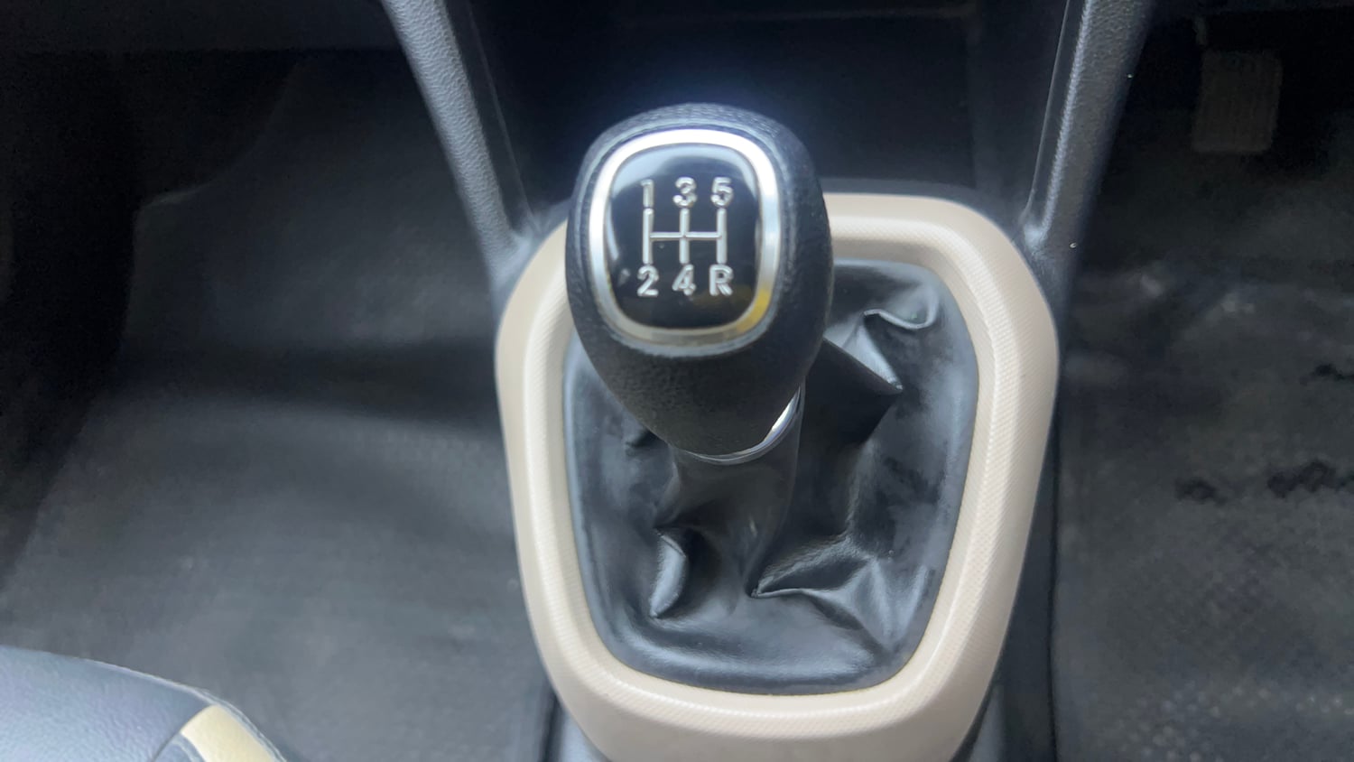 Used 2014 Hyundai Grand i10 Asta 1.2 Kappa VTVT Petrol Manual interior GEAR  KNOB VIEW