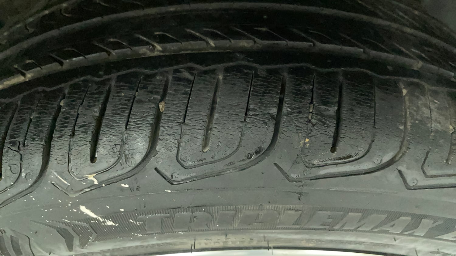 Used 2022 Tata Altroz XZA Petrol Petrol Automatic tyres LEFT REAR TYRE TREAD VIEW