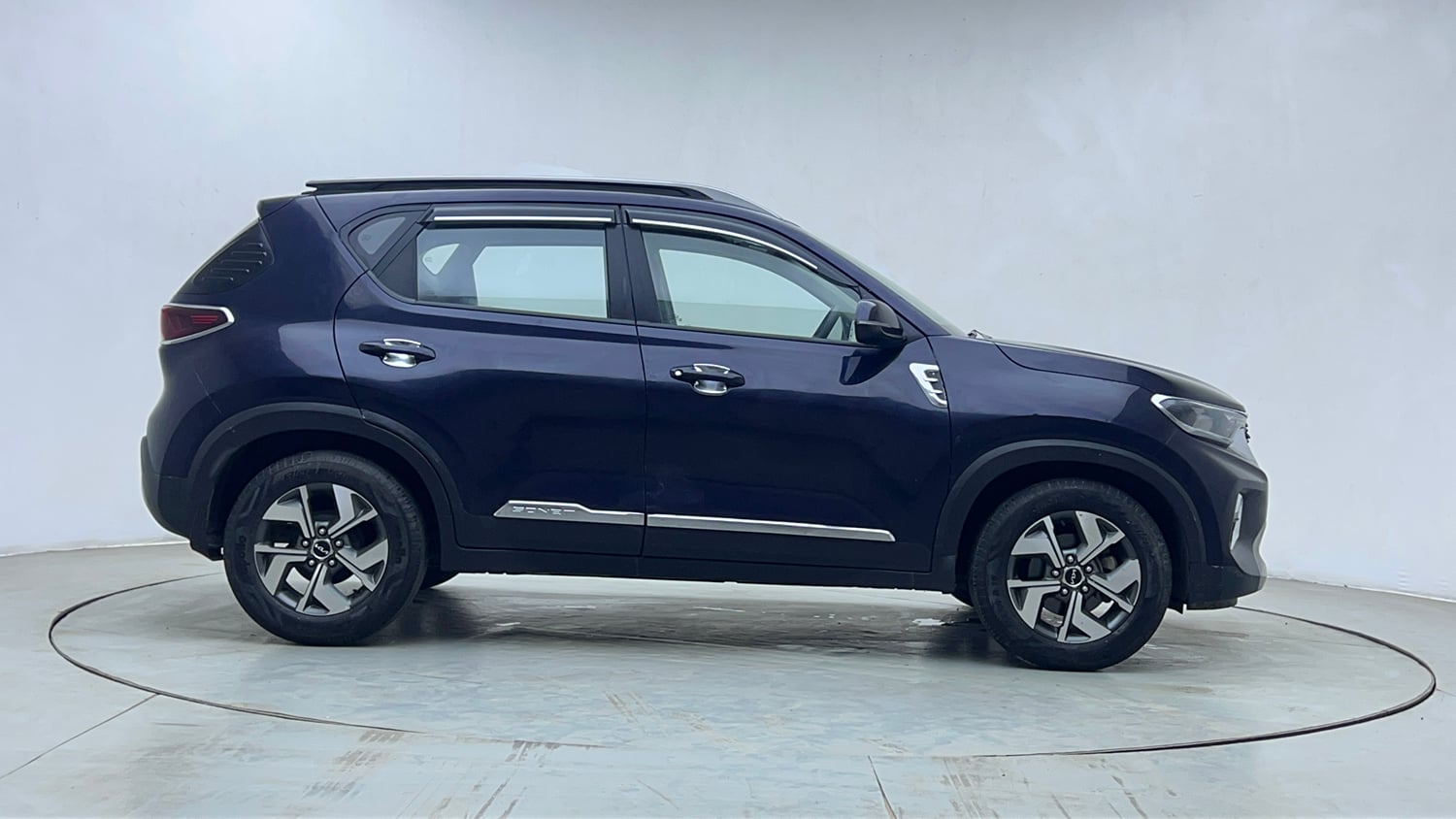 Used 2023 Kia Sonet HTK Plus 1.2 Petrol Manual exterior RIGHT SIDE VIEW