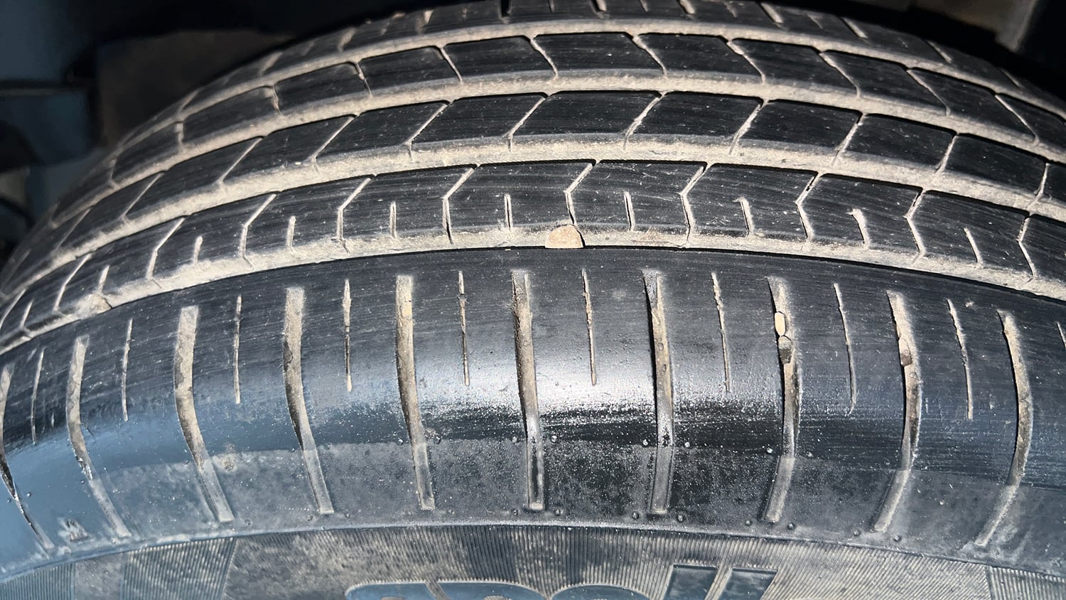 Used 2022 Maruti Suzuki Baleno Delta MT Petrol Manual tyres LEFT REAR TYRE TREAD VIEW