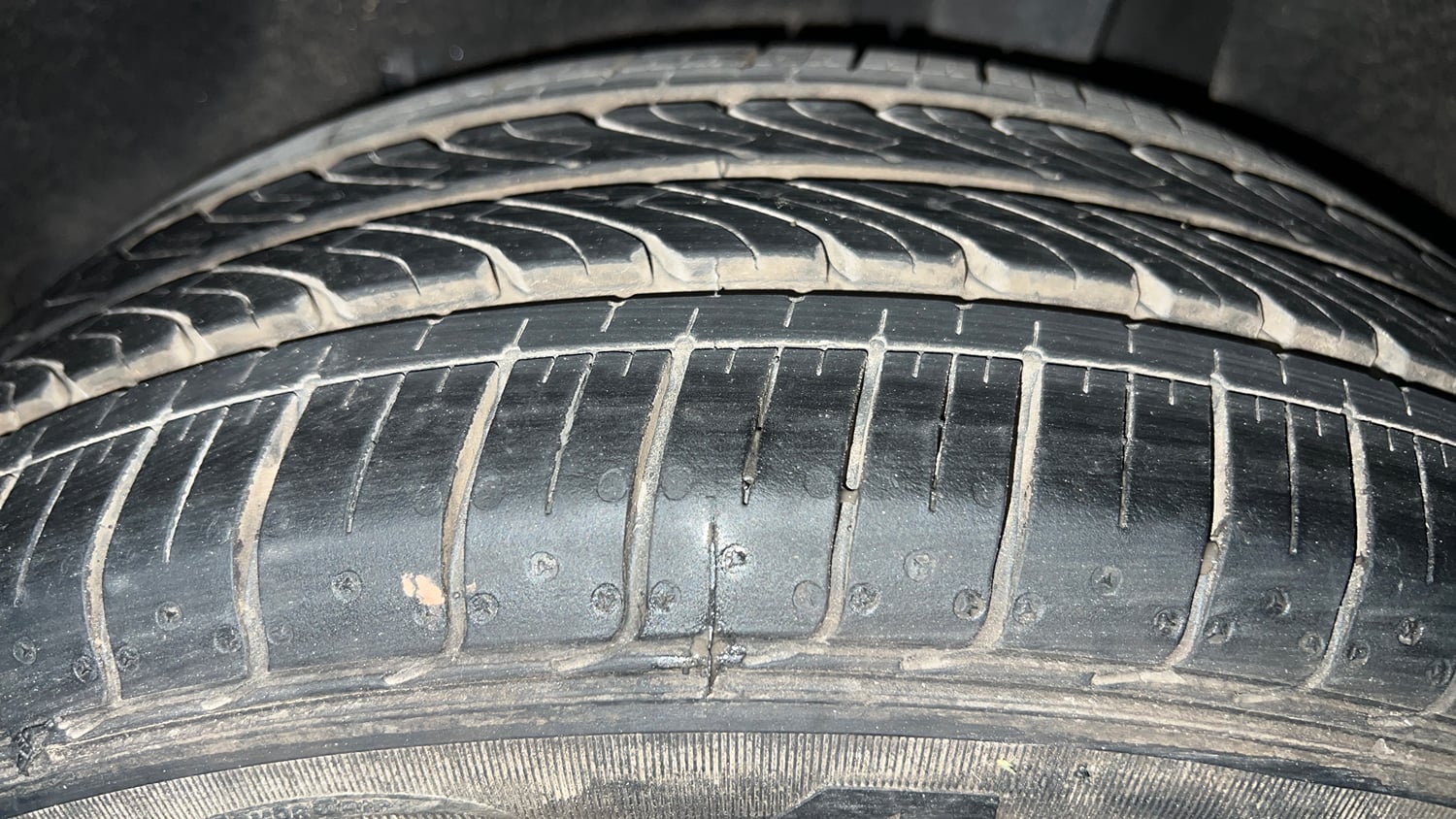 Used 2018 Maruti Suzuki Baleno Delta 1.2 Petrol Manual tyres LEFT REAR TYRE TREAD VIEW