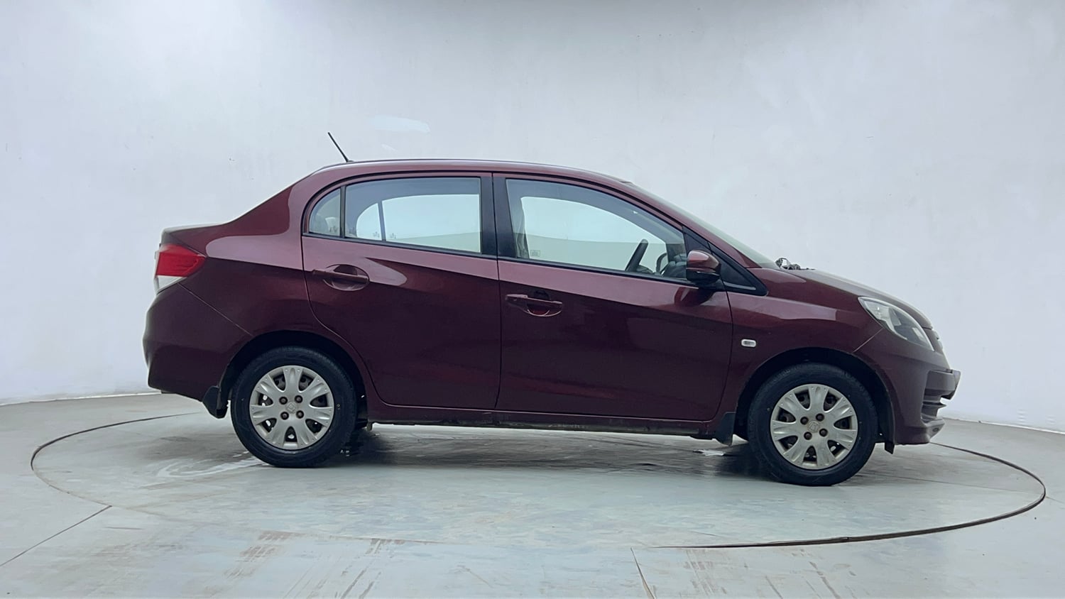 Used 2015 Honda Amaze 1.2 S i-VTEC Petrol Manual exterior RIGHT SIDE VIEW