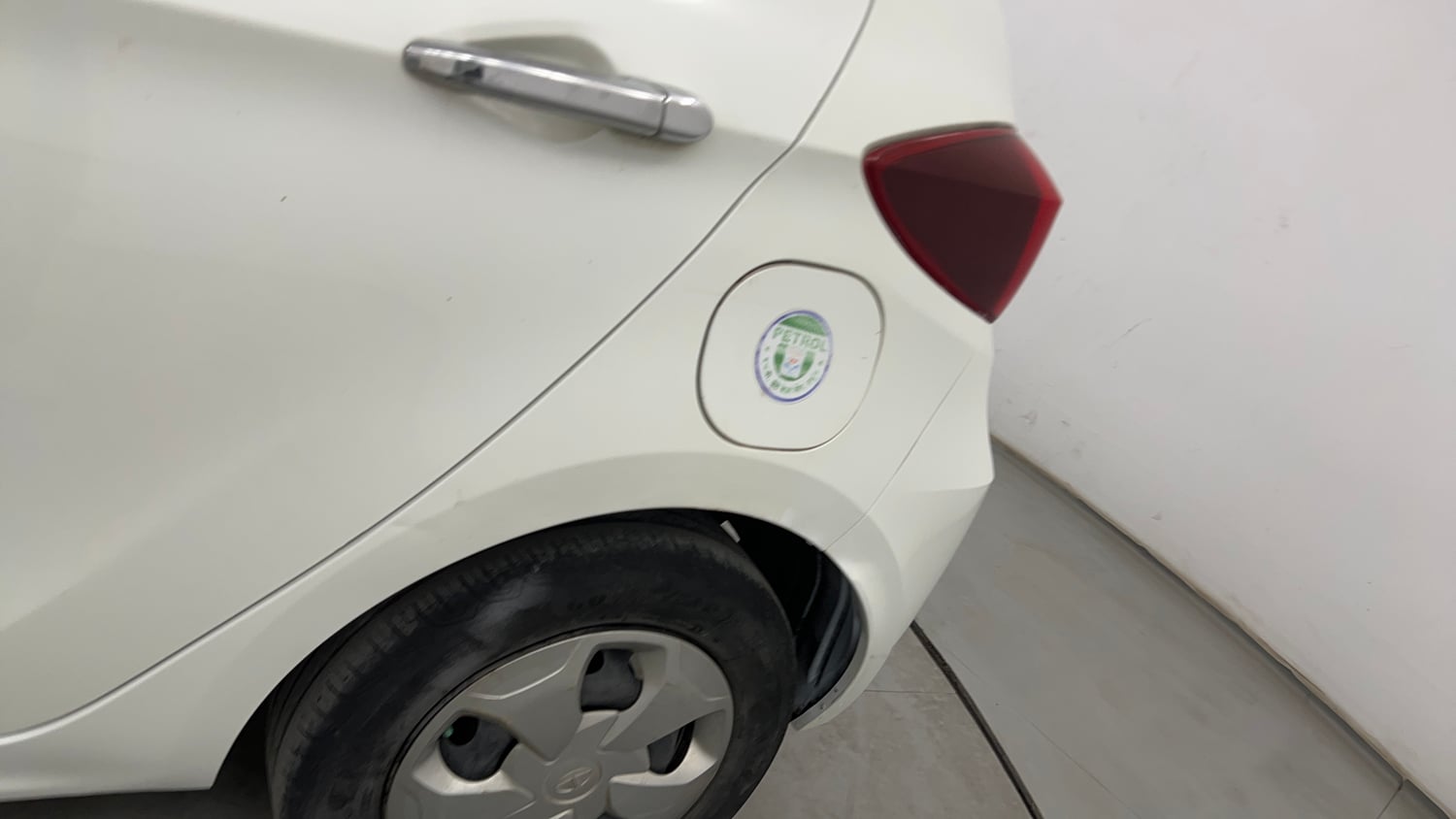 Used 2021 Tata Tiago XT Petrol Manual dents MINOR DENT