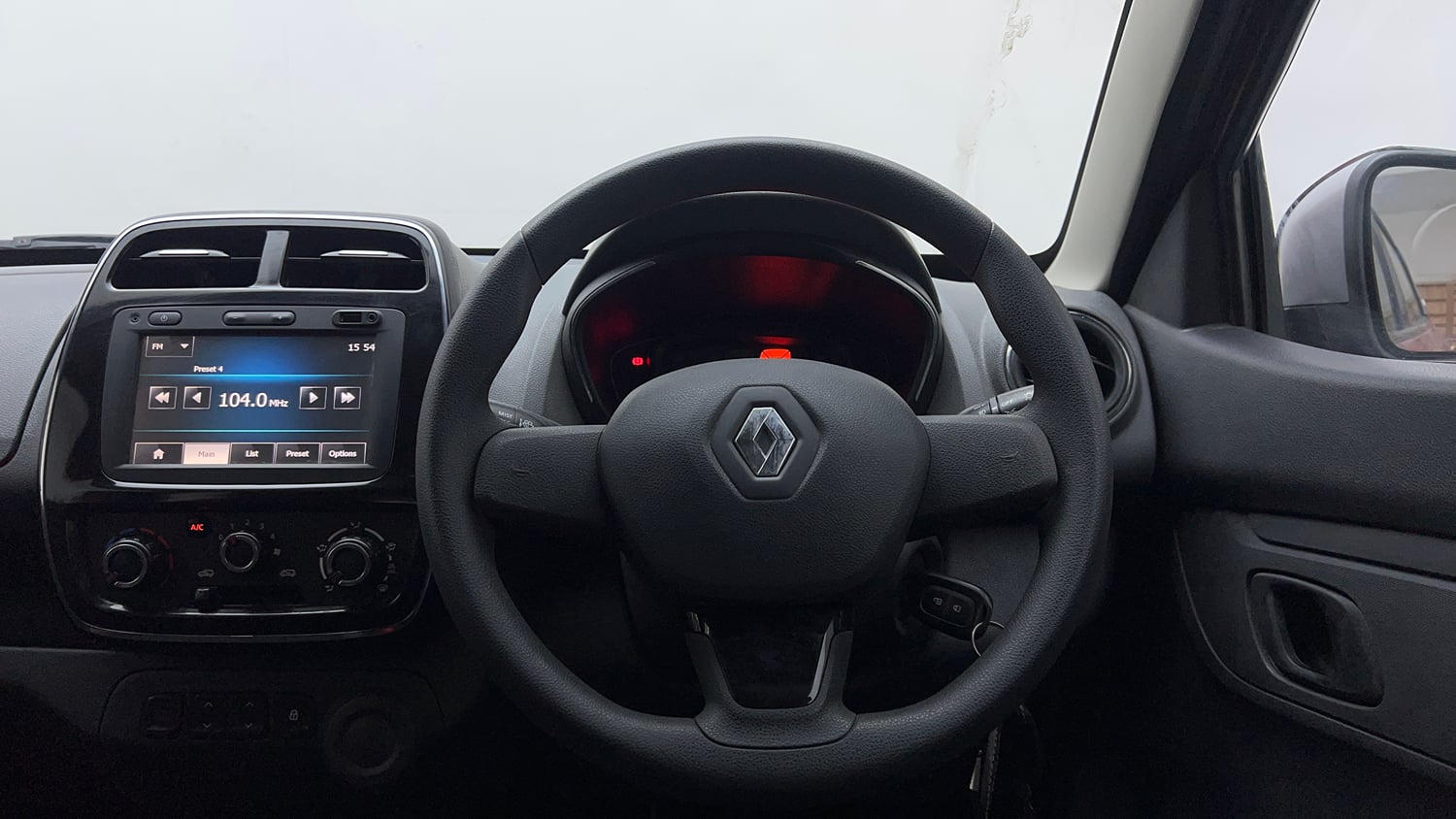 Used 2016 Renault Kwid 1.0 RXT Petrol Manual interior STEERING VIEW
