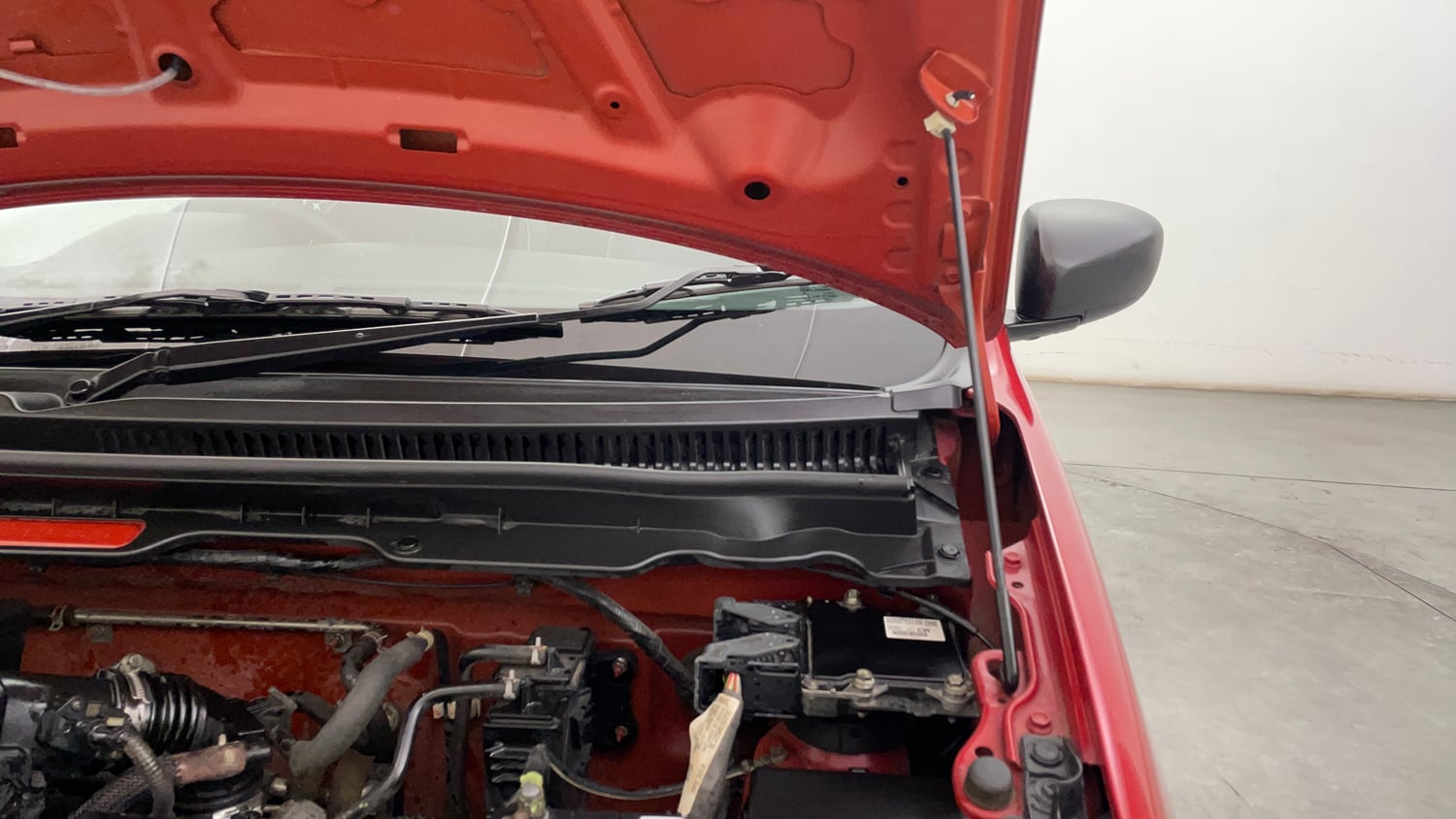 Used 2023 Maruti Suzuki Alto K10 VXi Plus Petrol Manual engine ENGINE LEFT SIDE HINGE & APRON VIEW