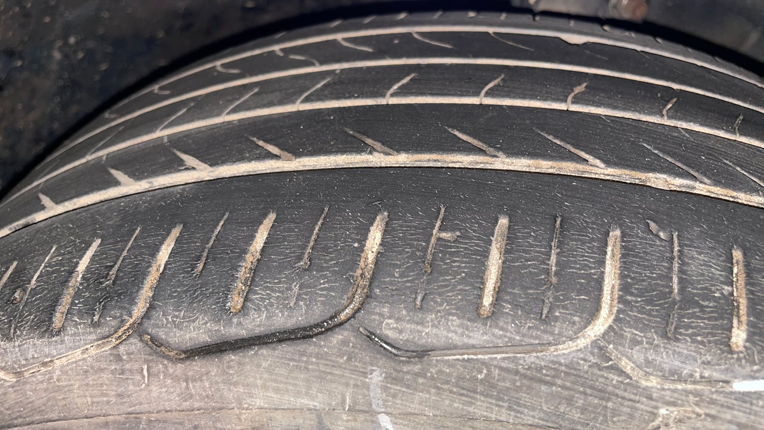 Used 2017 Maruti Suzuki Baleno Zeta 1.2 AT Petrol Automatic tyres RIGHT FRONT TYRE TREAD VIEW