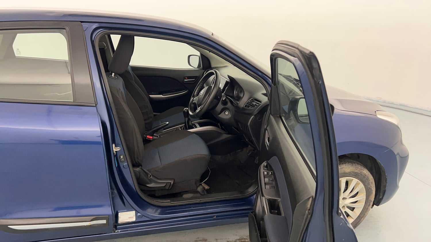Used 2019 Maruti Suzuki Baleno Delta Petrol Manual interior RIGHT SIDE FRONT DOOR CABIN VIEW