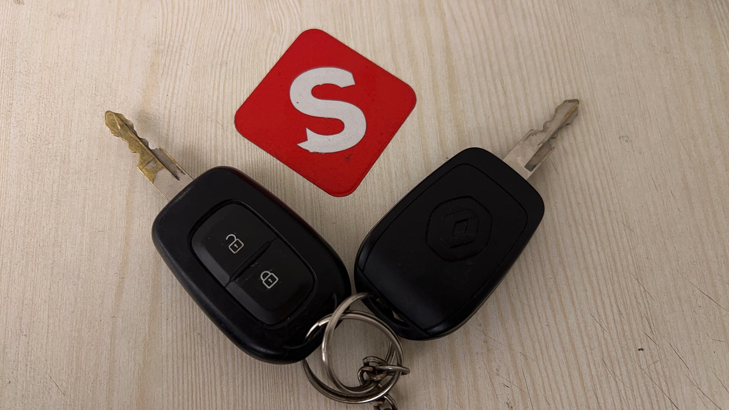 Used 2018 Renault Kwid 1.0 RXT Petrol Manual extra CAR KEY VIEW
