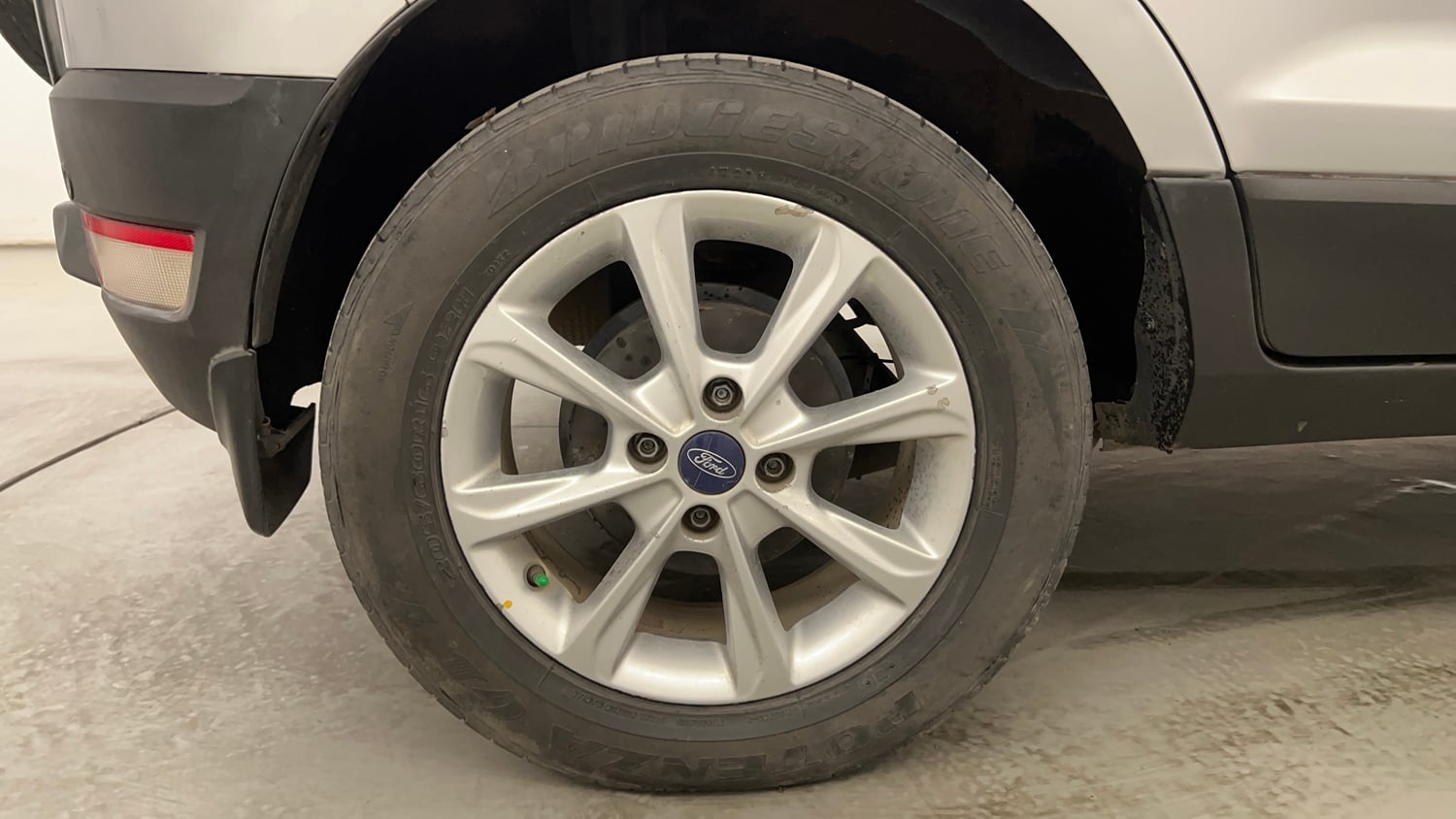Used 2018 Ford EcoSport Titanium 1.5L Ti-VCT Petrol Manual tyres RIGHT REAR TYRE RIM VIEW