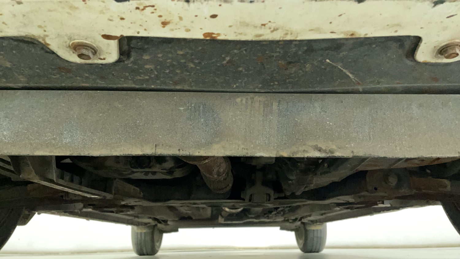 Used 2022 Tata Altroz XZA Petrol Petrol Automatic extra FRONT LEFT UNDERBODY VIEW