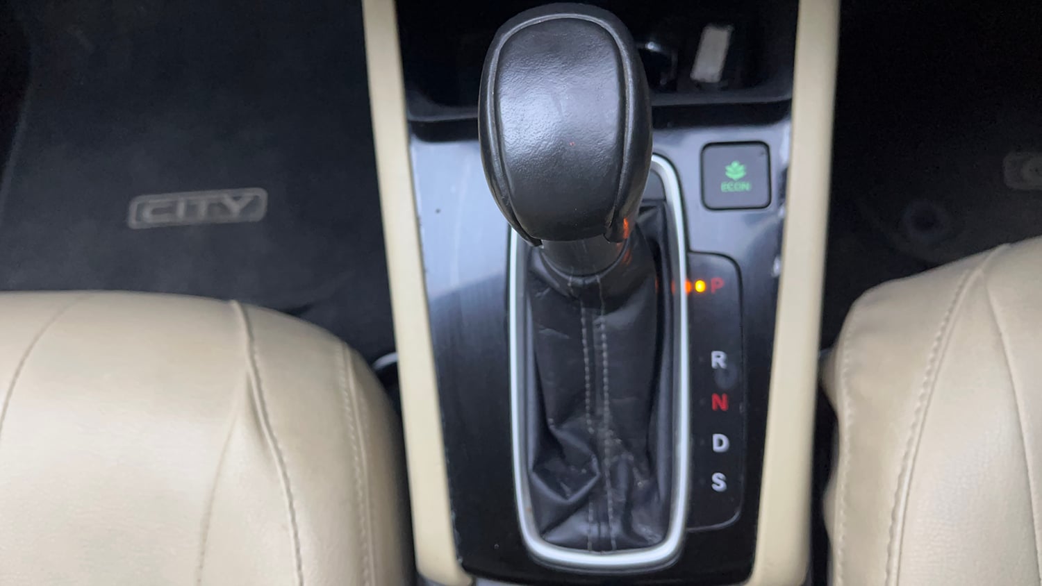 Used 2020 Honda City VX CVT Petrol Petrol Automatic interior GEAR  KNOB VIEW
