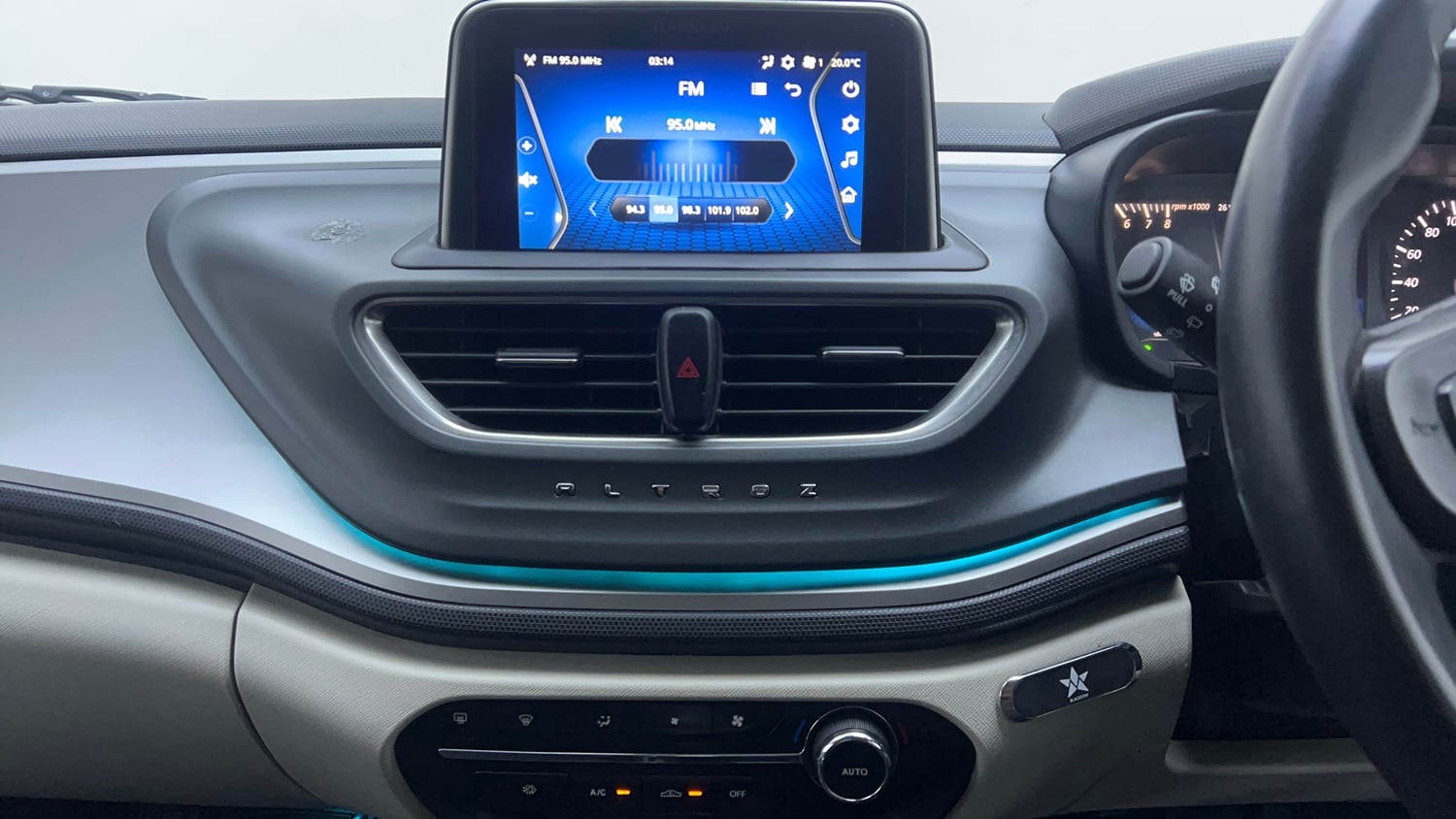 Used 2023 Tata Altroz XZA Plus (S) Petrol Automatic interior MUSIC SYSTEM & AC CONTROL VIEW