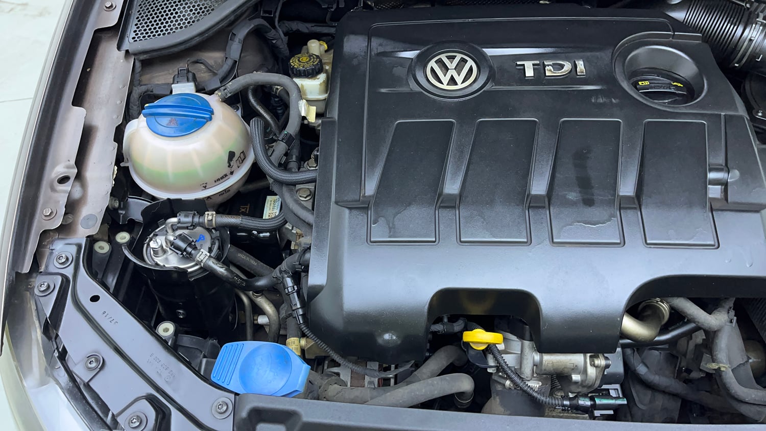 Used 2016 Volkswagen Ameo Highline 1.5L AT Diesel Automatic engine ENGINE RIGHT SIDE VIEW