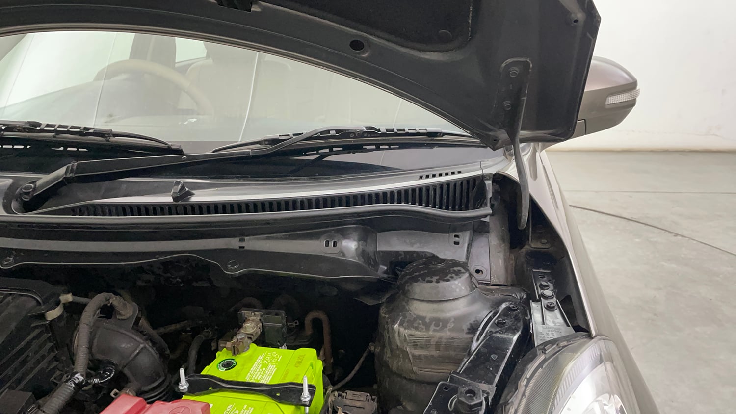 Used 2016 Maruti Suzuki Swift Dzire VXI Petrol Manual engine ENGINE LEFT SIDE HINGE & APRON VIEW