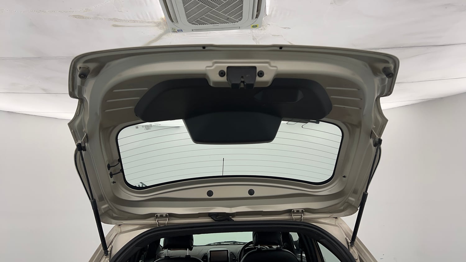 Used 2019 Ford Freestyle Titanium 1.2 Ti-VCT Petrol Manual interior DICKY DOOR OPEN VIEW