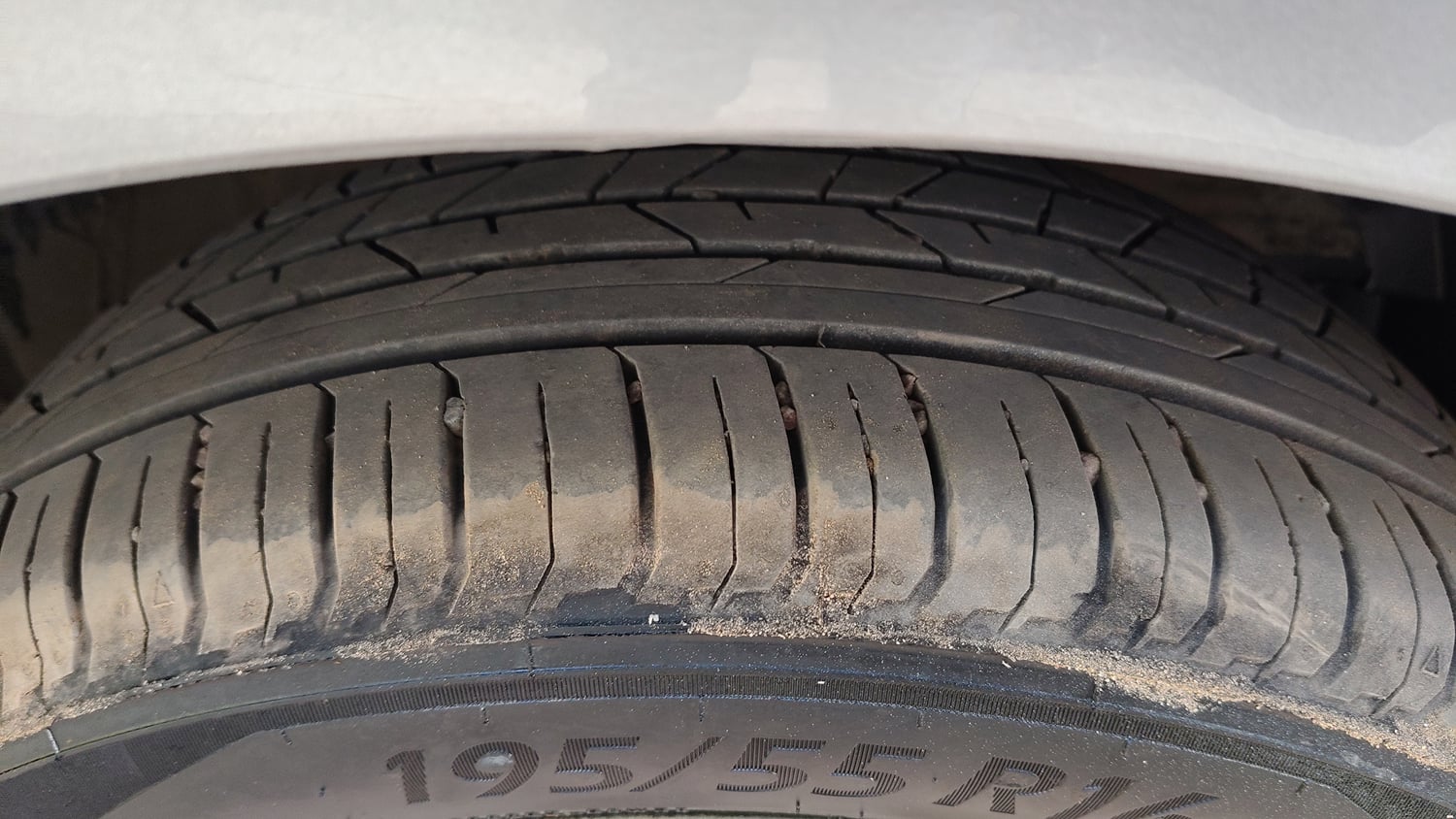Used 2017 Maruti Suzuki Baleno Zeta 1.2 Petrol Manual tyres RIGHT FRONT TYRE TREAD VIEW