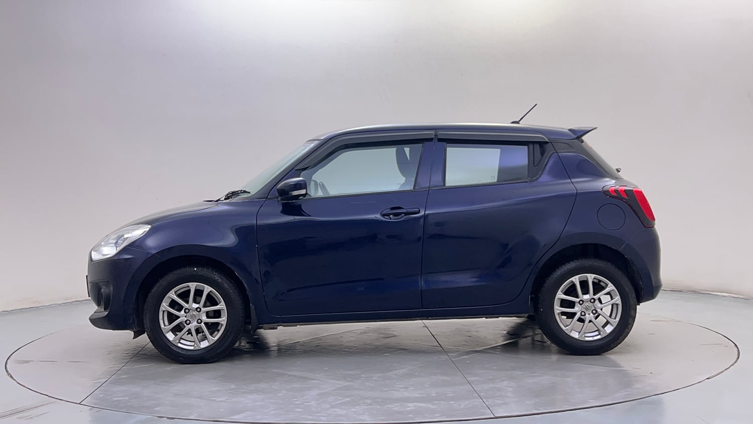 Used 2018 Maruti Suzuki Swift ZXi AMT Petrol Automatic exterior LEFT SIDE VIEW