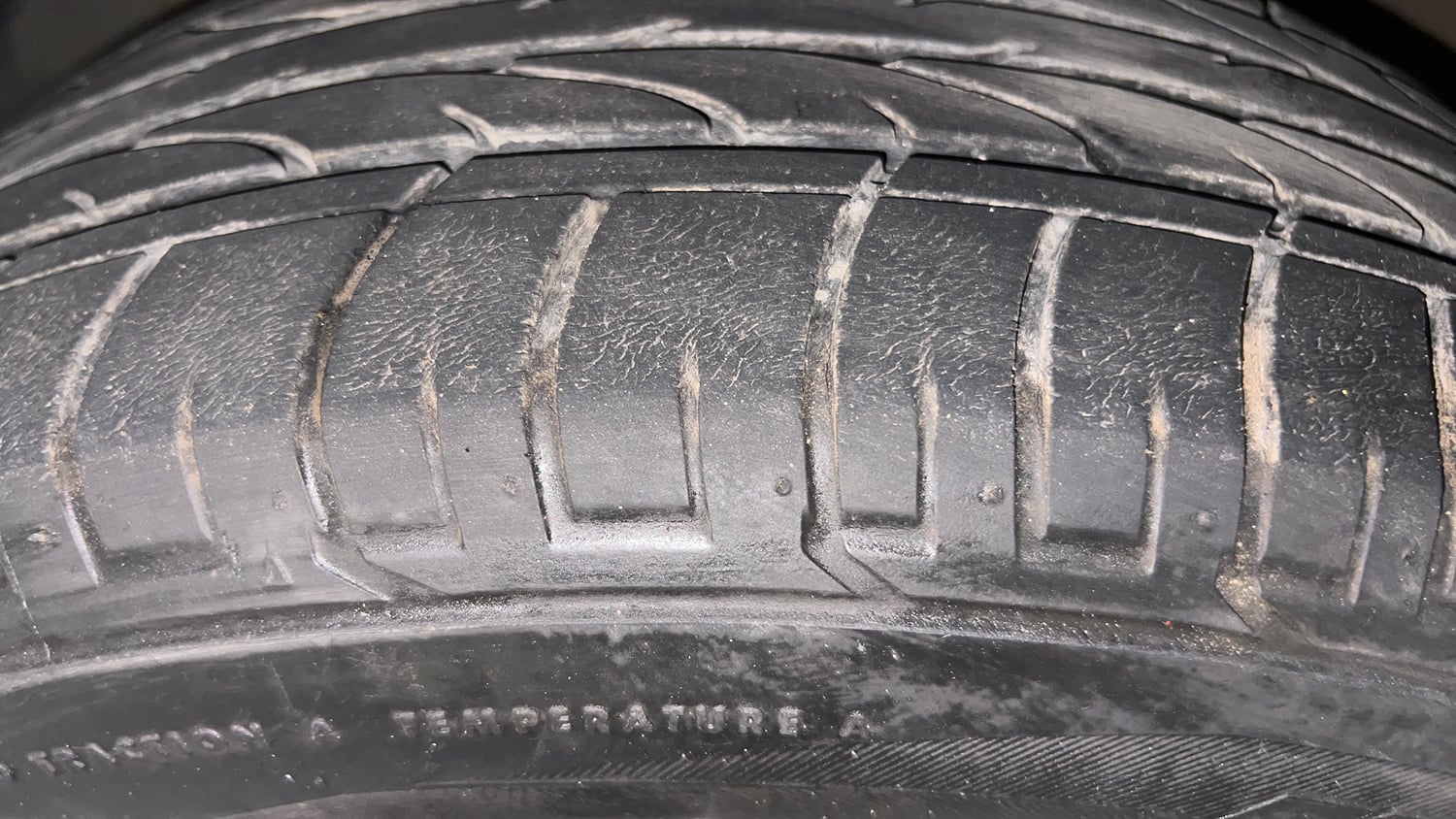 Used 2017 Hyundai Creta 1.6 SX Plus AT Petrol Petrol Automatic tyres LEFT FRONT TYRE TREAD VIEW