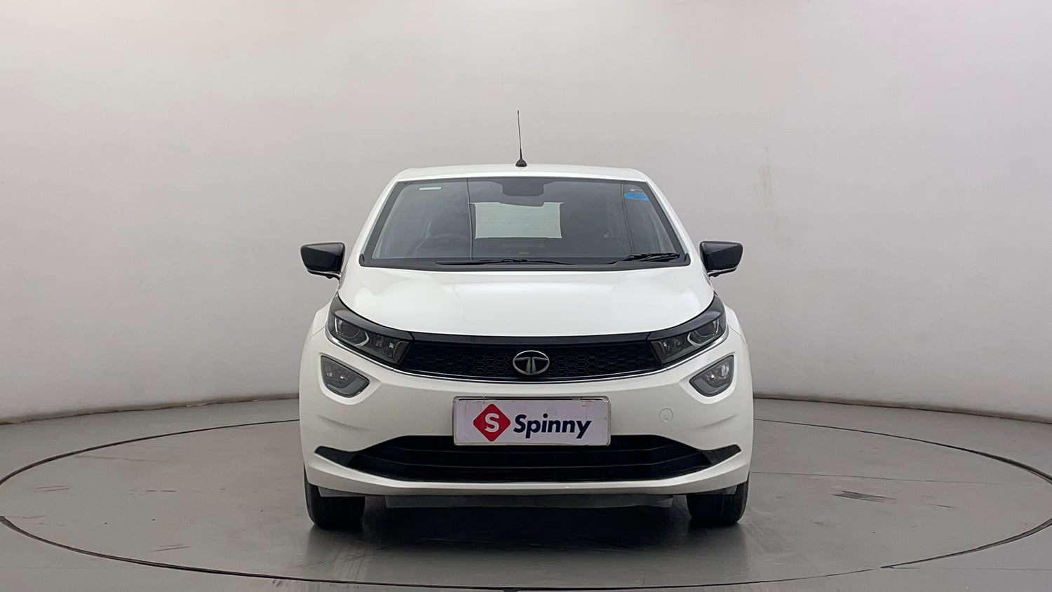 Used 2022 Tata Altroz XZA Petrol Petrol Automatic exterior FRONT VIEW