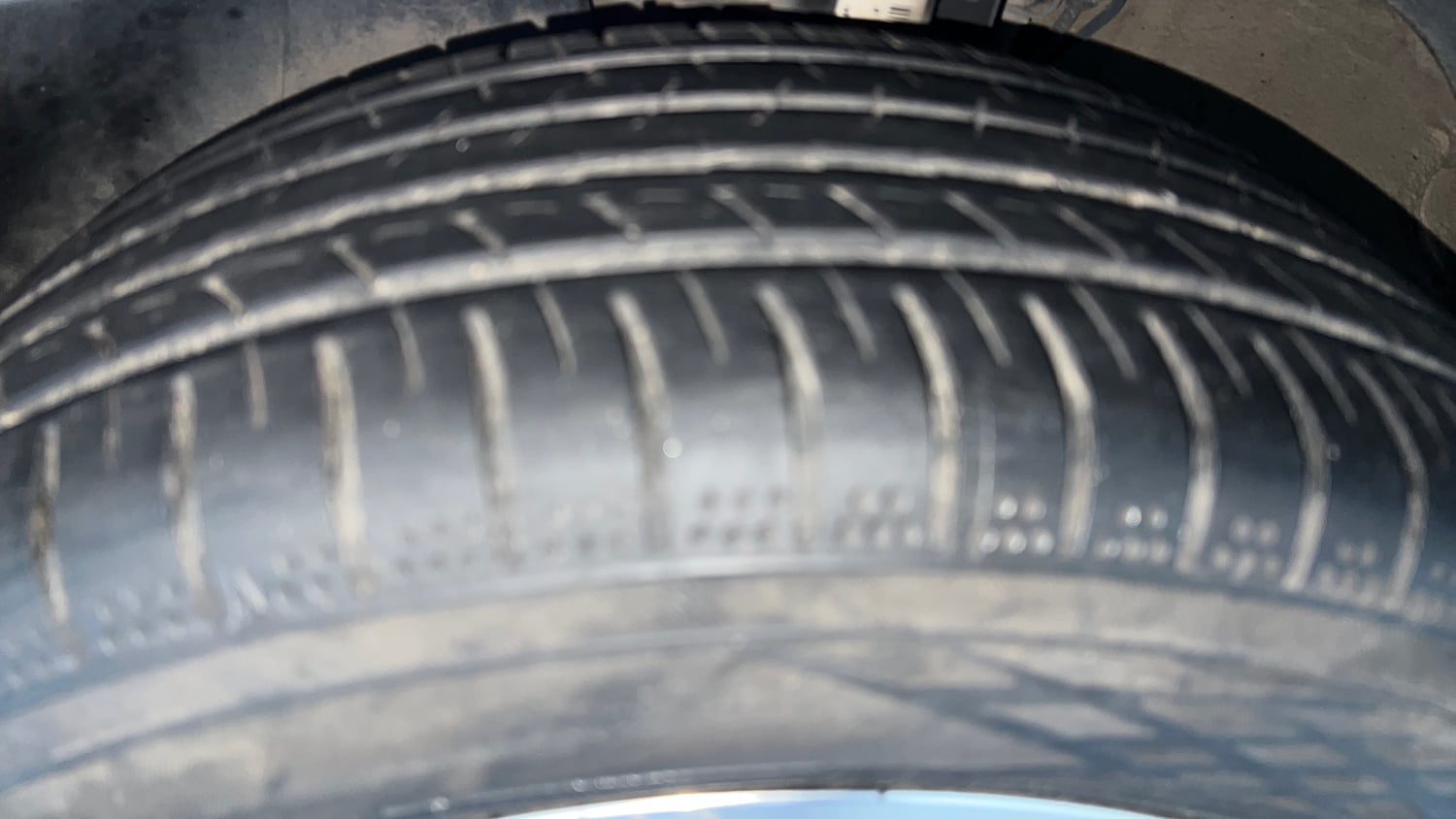 Used 2021 Volkswagen Polo Comfortline 1.0L MPI Petrol Manual tyres LEFT FRONT TYRE TREAD VIEW