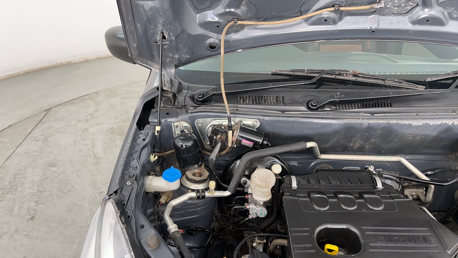 Used 2017 maruti-suzuki Alto K10 VXi (O) AMT Petrol Automatic engine ENGINE RIGHT SIDE HINGE & APRON VIEW