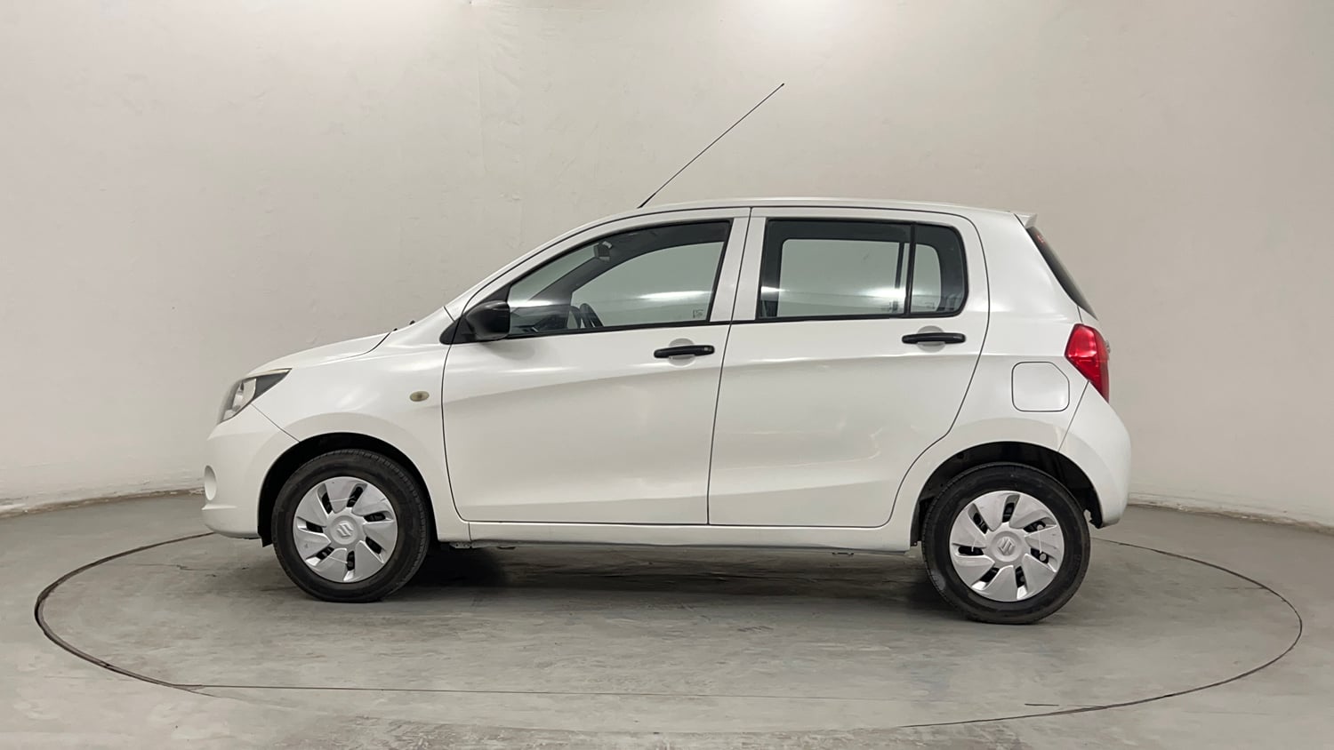 Used 2014 Maruti Suzuki Celerio VXi Petrol Manual exterior LEFT SIDE VIEW