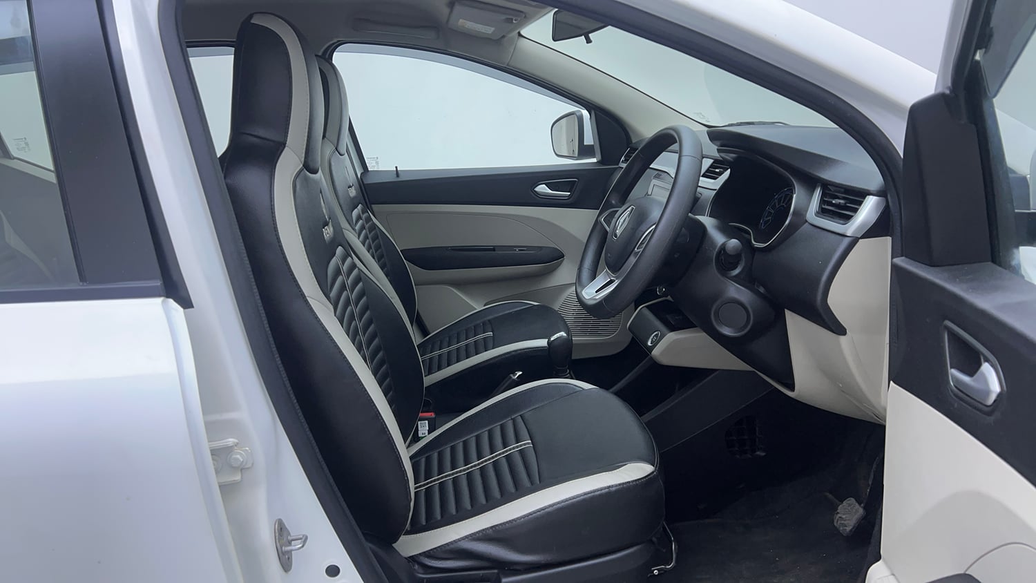 Used 2021 Renault Triber RXZ EASY-R AMT Petrol Automatic interior RIGHT SIDE FRONT DOOR CABIN VIEW